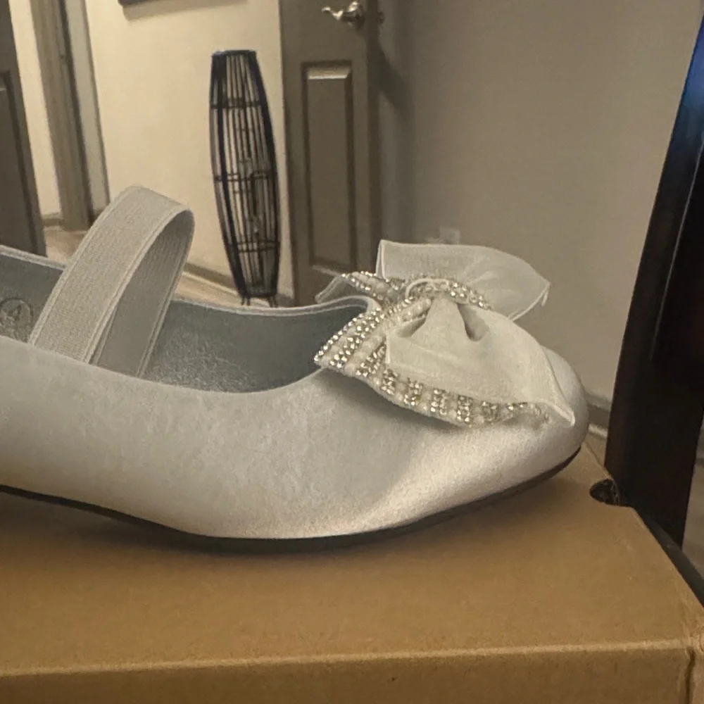 Coutgo Girls' Satin Mary Jane Dress Shoes